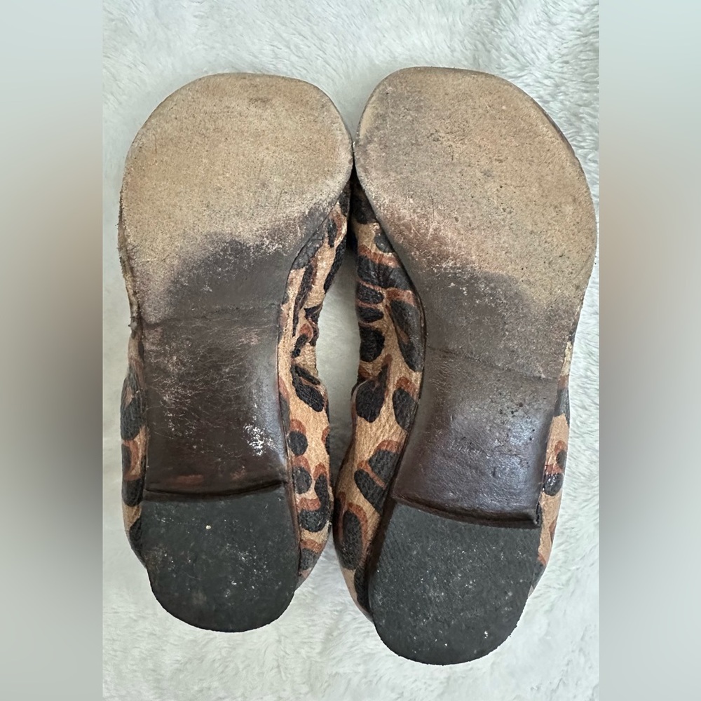 Louis Vuitton animal print flats - Picture 3 of 4